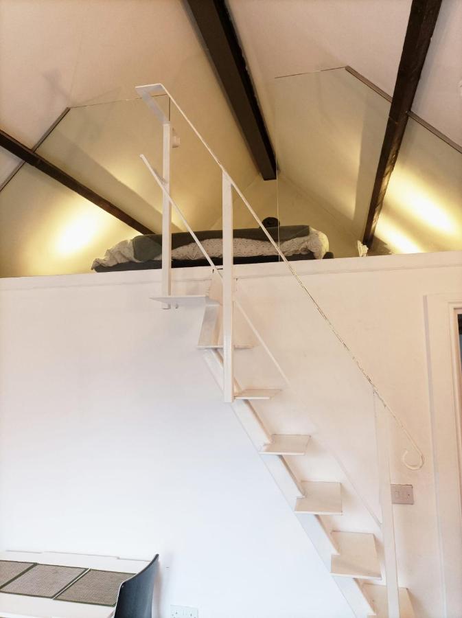 Mezzanine Style Studio Apartment 8 伦敦 外观 照片